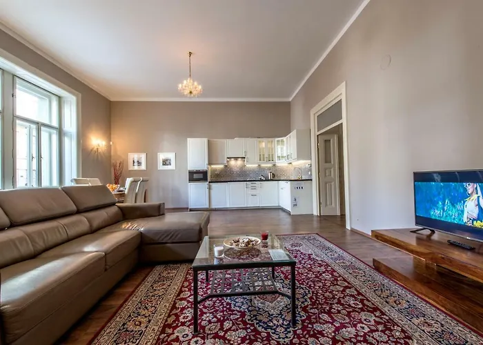 ✰downtown Grand - Old Town Location✰ Apartment *