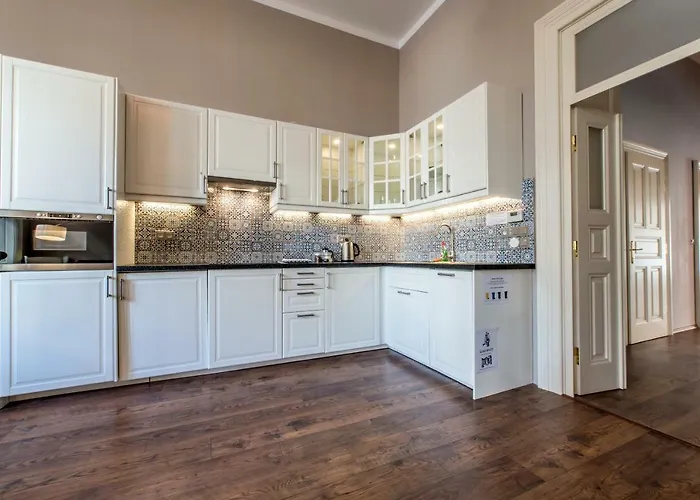 ✰downtown Grand - Old Town Location✰